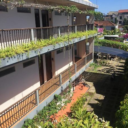 Pakerisan East Mansion Hotel Dempassar Exterior foto