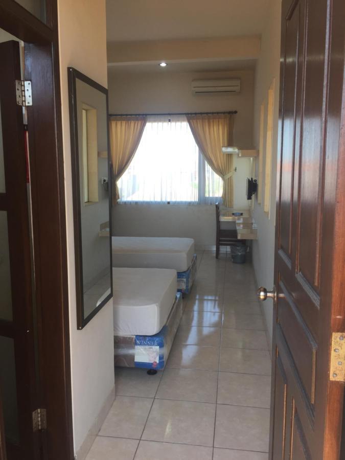 Pakerisan East Mansion Hotel Dempassar Exterior foto